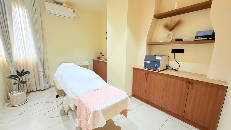 Layers Clinics examination and treatment suite